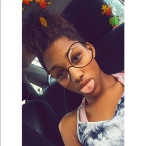 Meet your Posher, Ashanta